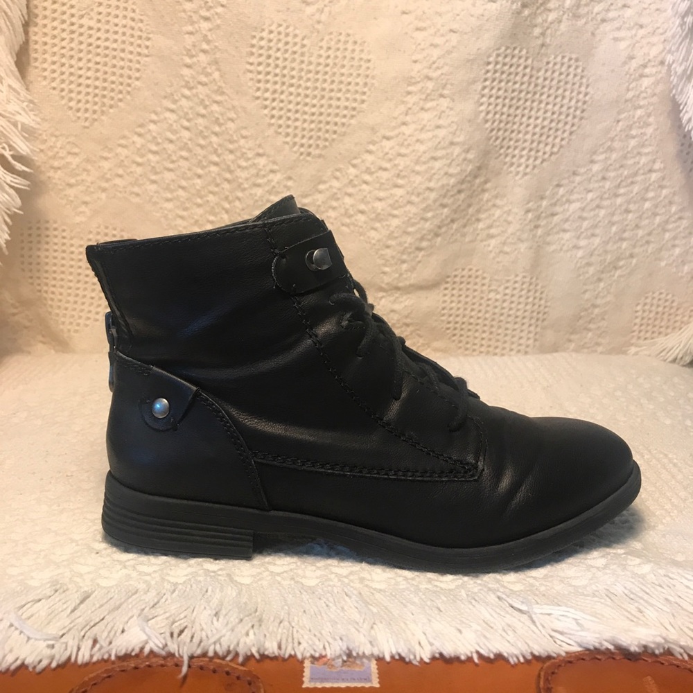 SOLD Crown Vintage Combat boots size 7.5